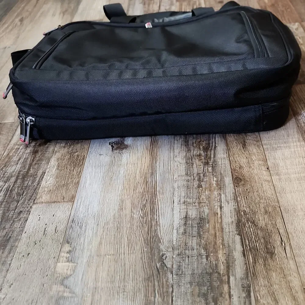 Xenon 3 Toploader‎ Briefcase, Fits Devices Up To 15.6